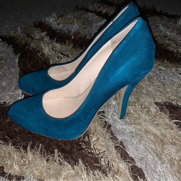 Audrey Brooke teal suede heels - Picture 2 of 11